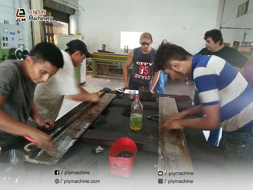 8-Feet-Automatic-Veneer-Peeling-Line-Is-Installed-in-Latin-America-4 8-Feet-Automatic-Veneer-Peeling-Line-Is-Installed-in-Latin-America-4