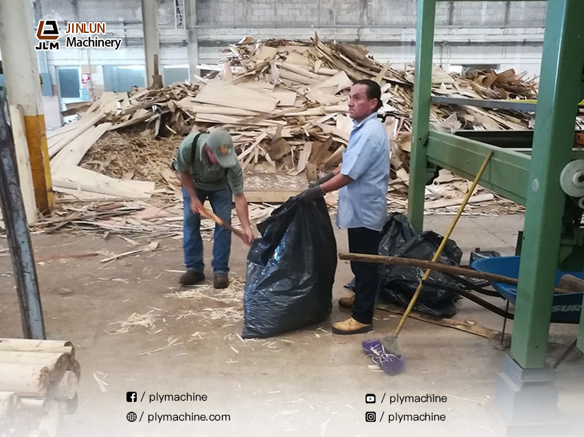 8-Feet-Automatic-Veneer-Peeling-Line-Is-Installed-in-Latin-America-3 8-Feet-Automatic-Veneer-Peeling-Line-Is-Installed-in-Latin-America-3