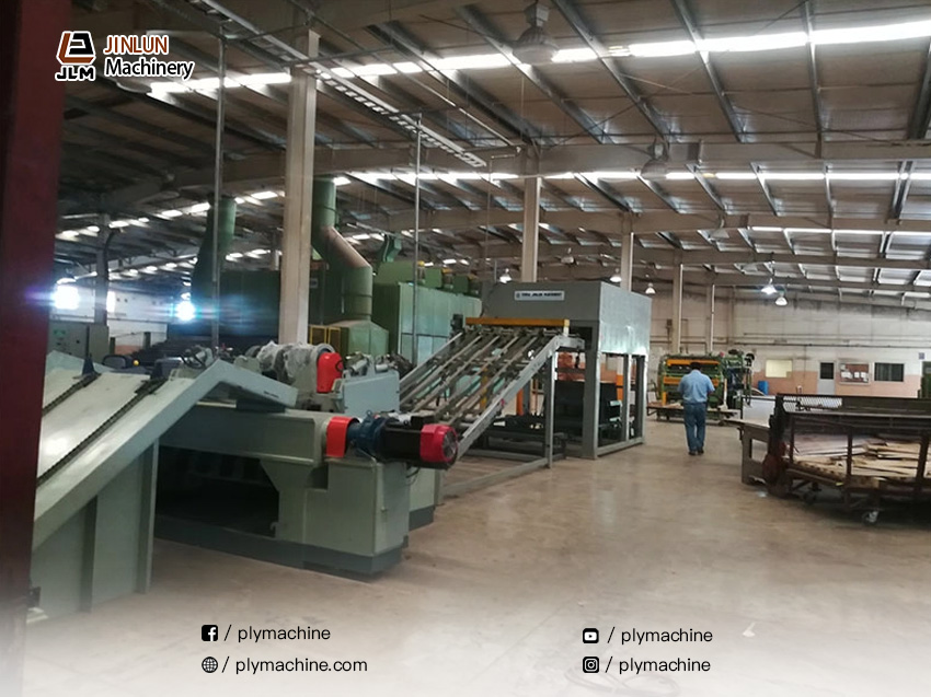 8-Feet-Automatic-Veneer-Peeling-Line-Is-Installed-in-Latin-America-2 8-Feet-Automatic-Veneer-Peeling-Line-Is-Installed-in-Latin-America-2