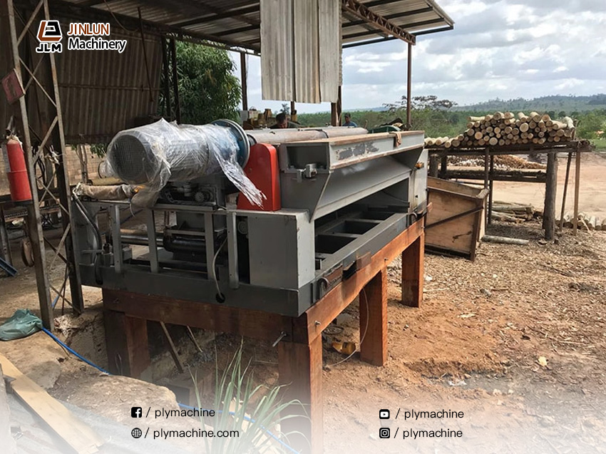 8-Feet-Automatic-Veneer-Peeling-Line-Is-Installed-in-Brazil-4 8-Feet-Automatic-Veneer-Peeling-Line-Is-Installed-in-Brazil-4