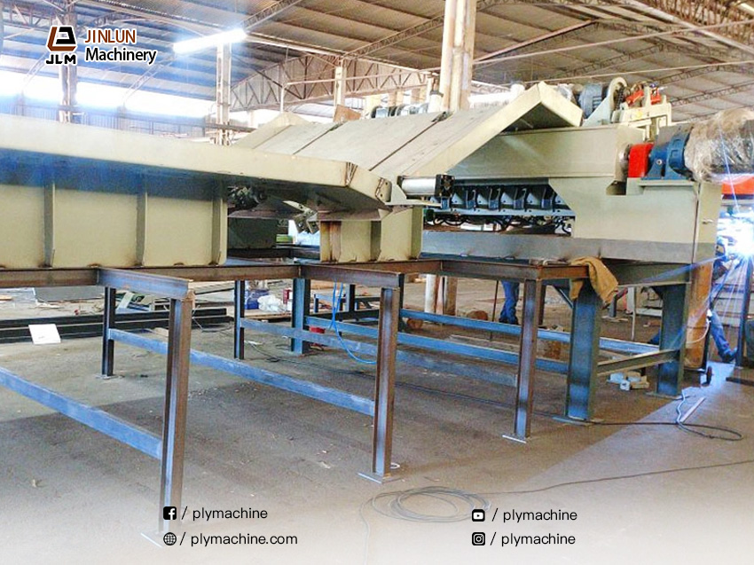 8-Feet-Automatic-Veneer-Peeling-Line-Is-Installed-in-Brazil-5 8-Feet-Automatic-Veneer-Peeling-Line-Is-Installed-in-Brazil-5