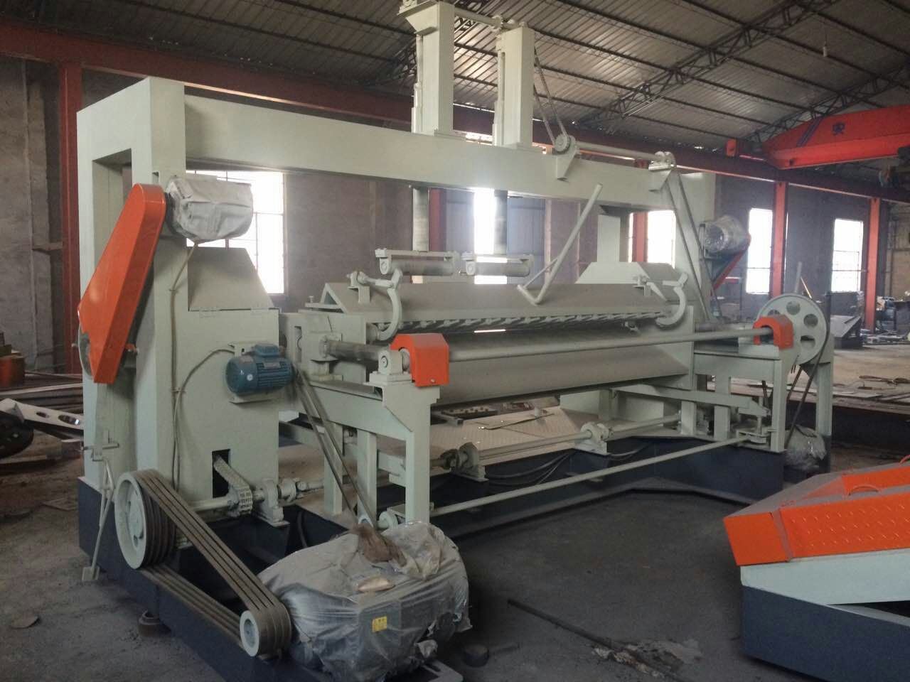 The CNC Control Spindle Log Veneer Peeling Machine Best Sale in Gabon