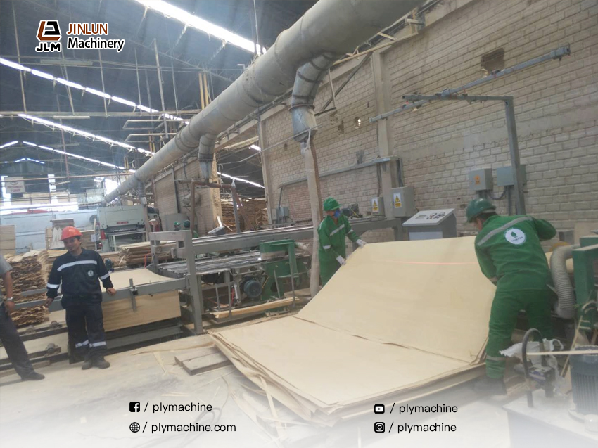Jinlun Machinery Glue Spreaders and Hot Presses Successfully Installed at a Plywood Factory in Peru6