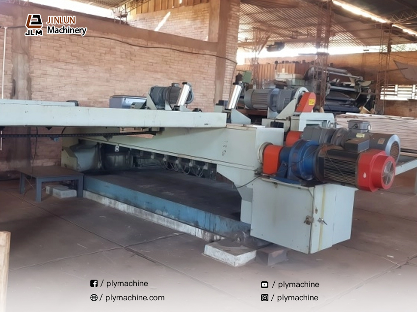 8-feet-automatic-veneer-peeling-line-sold-to-Paraguay-2